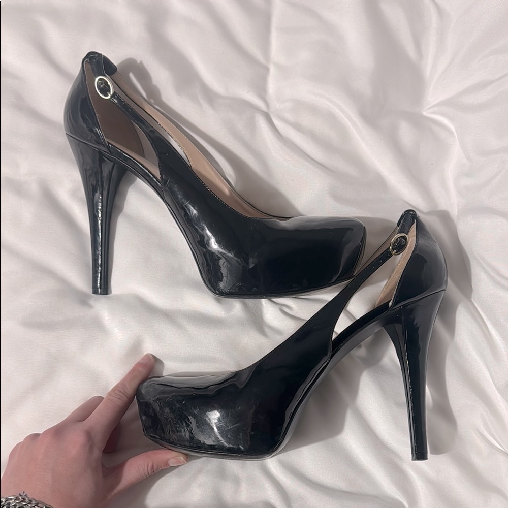 GUESS- Elegant Black Leather Buckle Platform High Heels